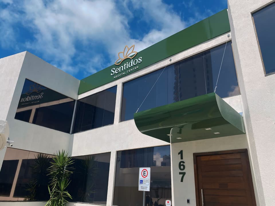 Fachada do Sentidos Medical Center, em Miramar, João Pessoa